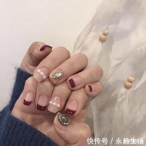 甜心|通勤裸色系美甲来了,上手超温柔的,一秒变甜心女孩!