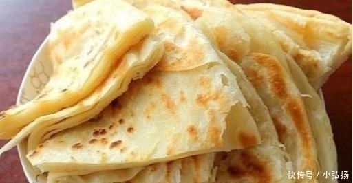 烙饼时，直接刷油“大错特错”，面点师傅教我一招，放几天都不硬