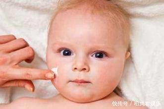 宝宝长痱子用痱子粉、藿香正气水靠谱吗?医生这样说