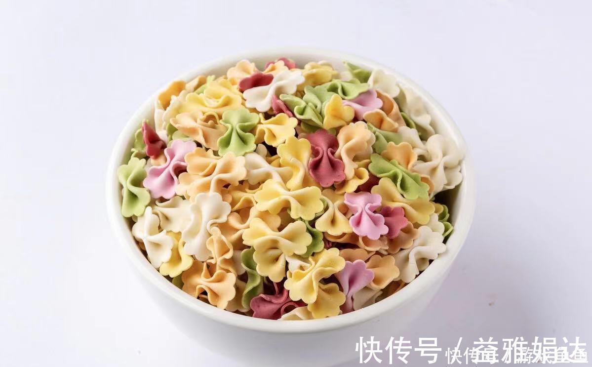 奶量|宝宝开始吃辅食之后,奶量要不要减少?新手妈妈该怎么安排?