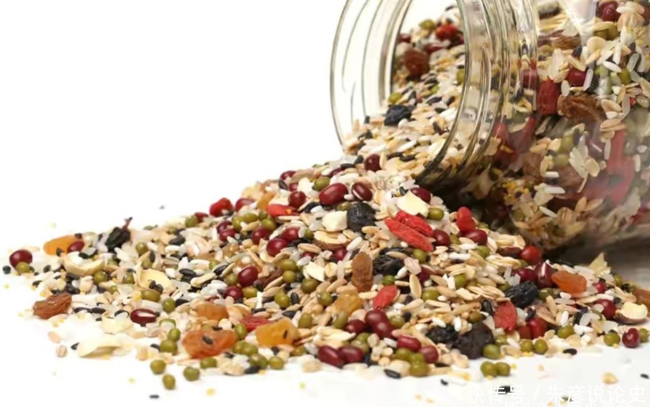 卡路里|便秘就怕4种食物，比香蕉、蜂蜜还管用，隔天吃一顿，排毒还减肥