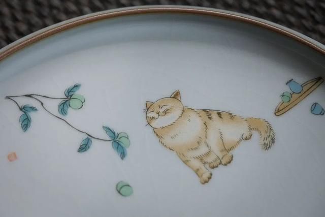 汝窑|月白汝窑干泡盘随时可以吸的喵星人,“吸猫”一族必入