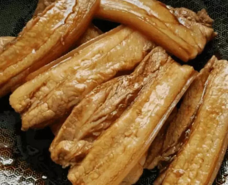 红烧|五花肉别再红烧了,教你个特色吃法,一顿三斤不够吃