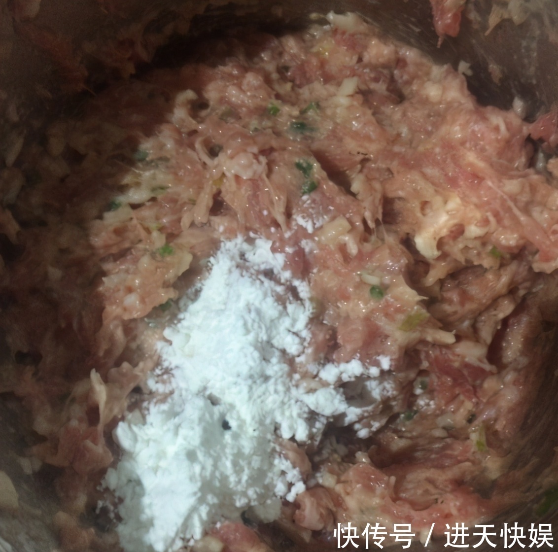 好吃|炸肉丸，牢记“3加2不加”，保证香酥可口，不散不腥不糊，好吃