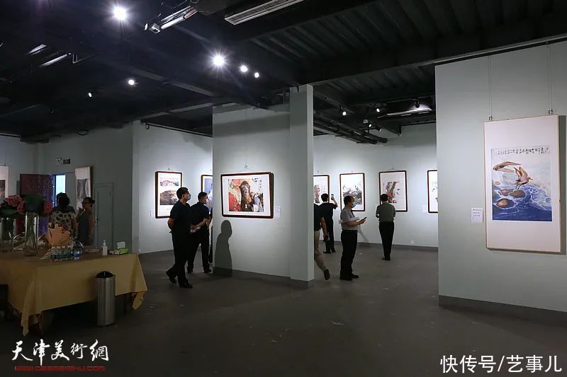 天津长城书画院|意象泼彩 随心运化——“霍然泼彩画展”在天津润松美术馆开幕