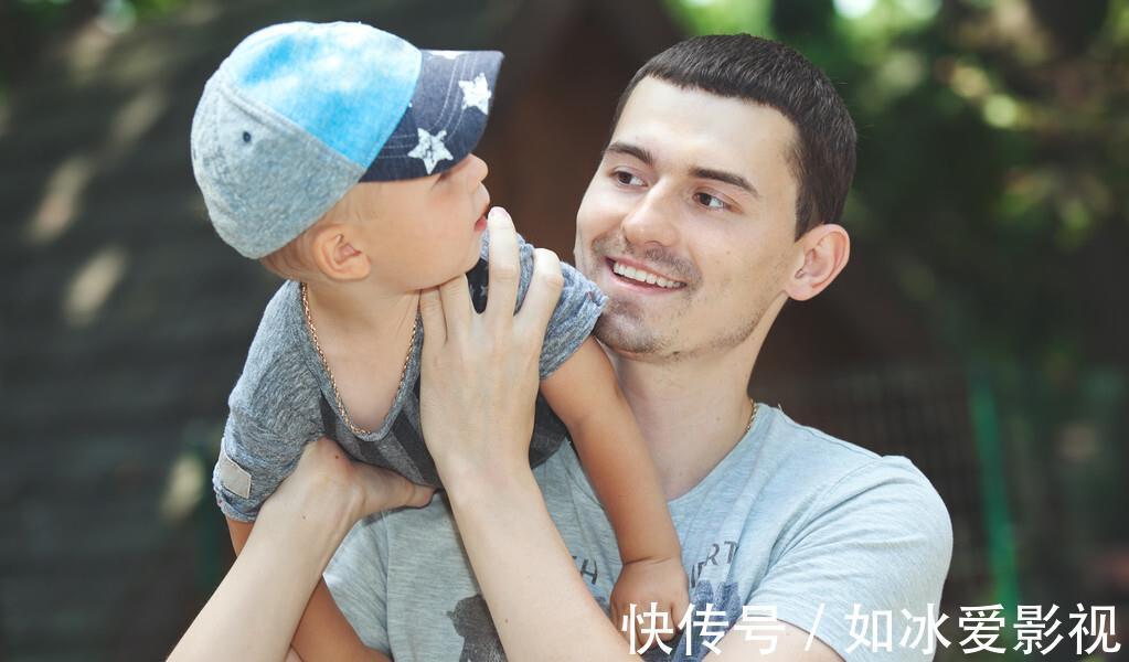 佛系|妈妈逛商场偶遇老公和儿子,两人直接忽略妈妈,网友:完蛋了