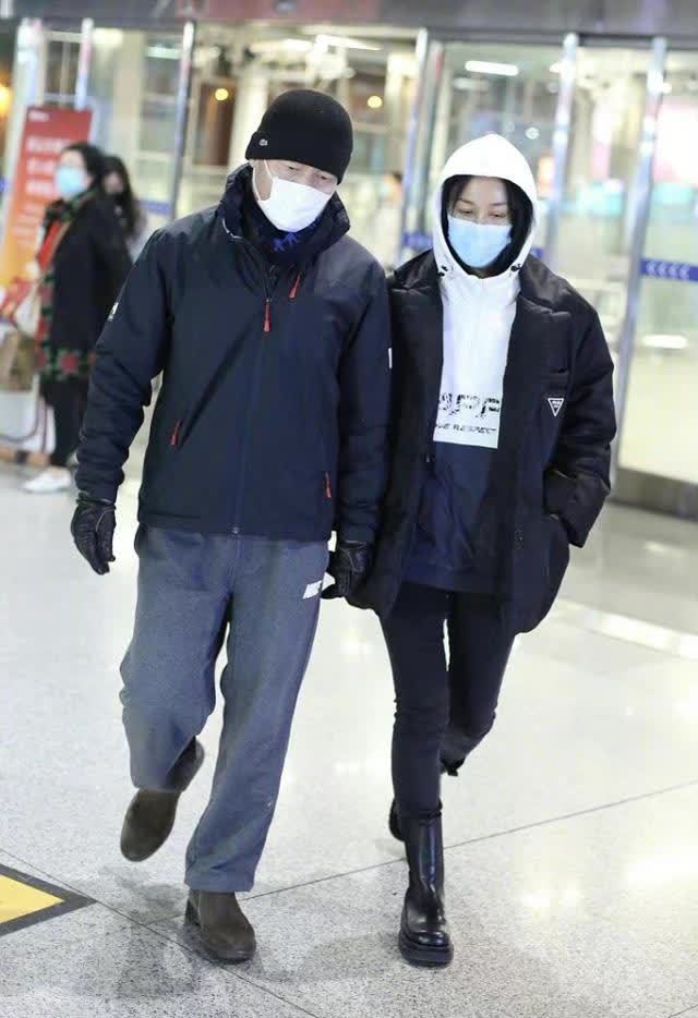 大姐大那英也有娇小一面,和丈夫孟桐现身,