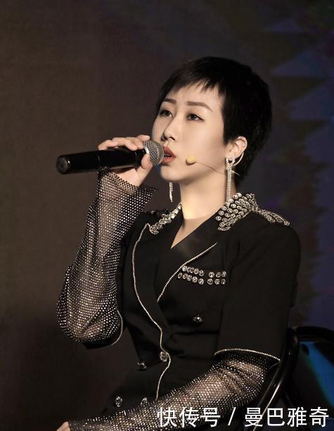 青春有你 有种逆袭叫上官喜爱,当时被嘲全场最丑,接完长发这不是那谁吗