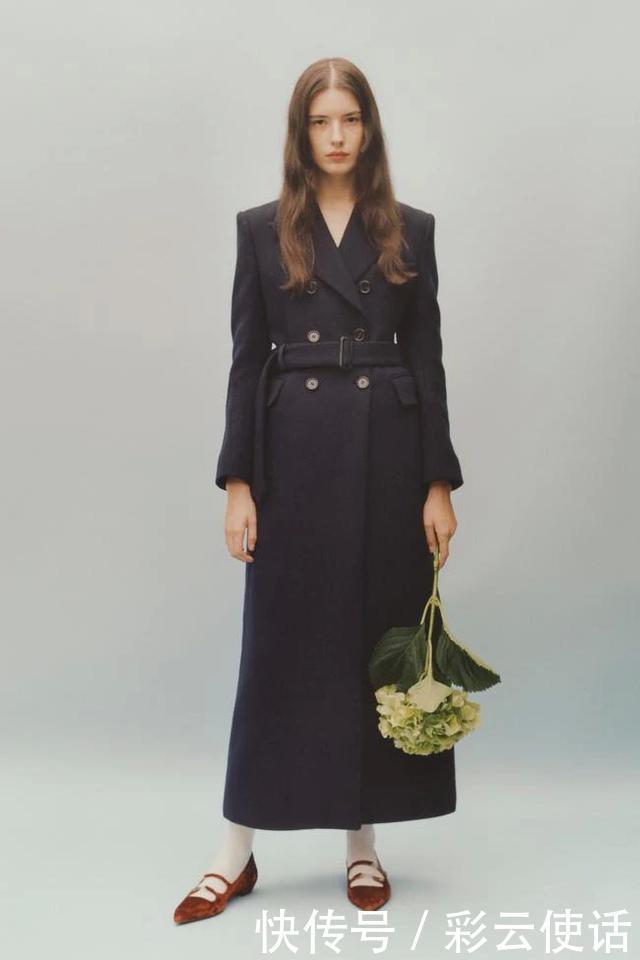 时髦|把纯色大衣收起来吧,今年流行这几种“花衣服”,高级又显时髦