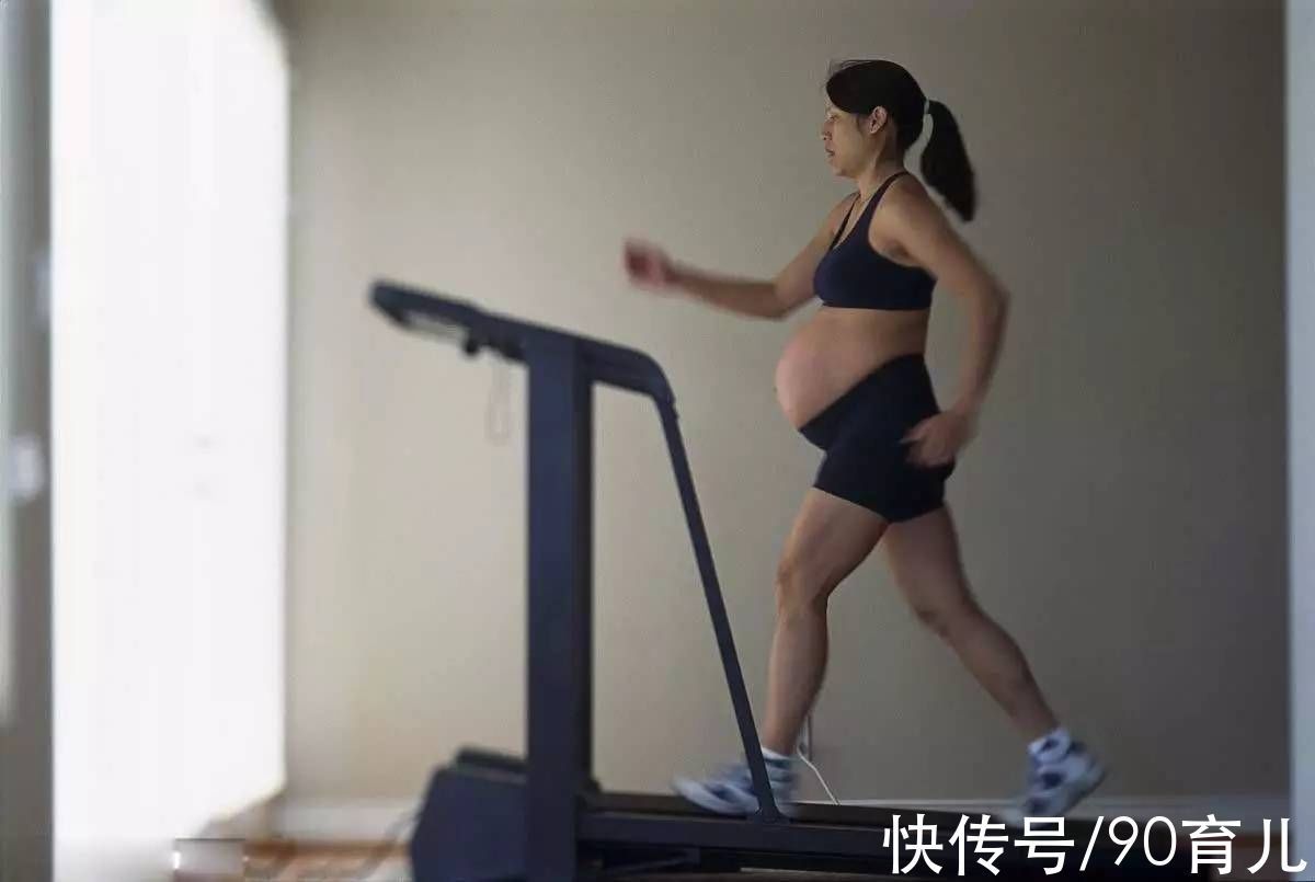 外面的世界|胎儿怎么从狭窄的产道出来的?除了产道弹性,胎儿的努力也很感人