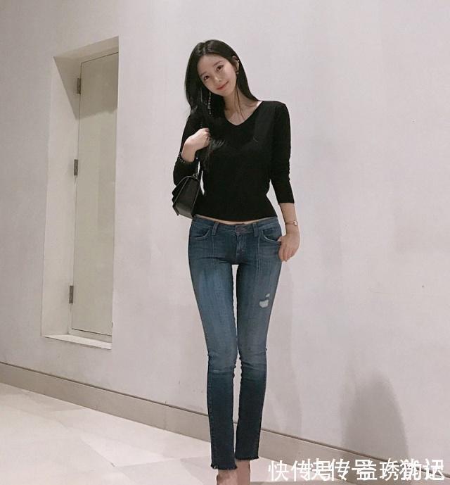 紧身裤|穿搭紧身牛仔裤,时尚与魅力共存,吸引路人无数