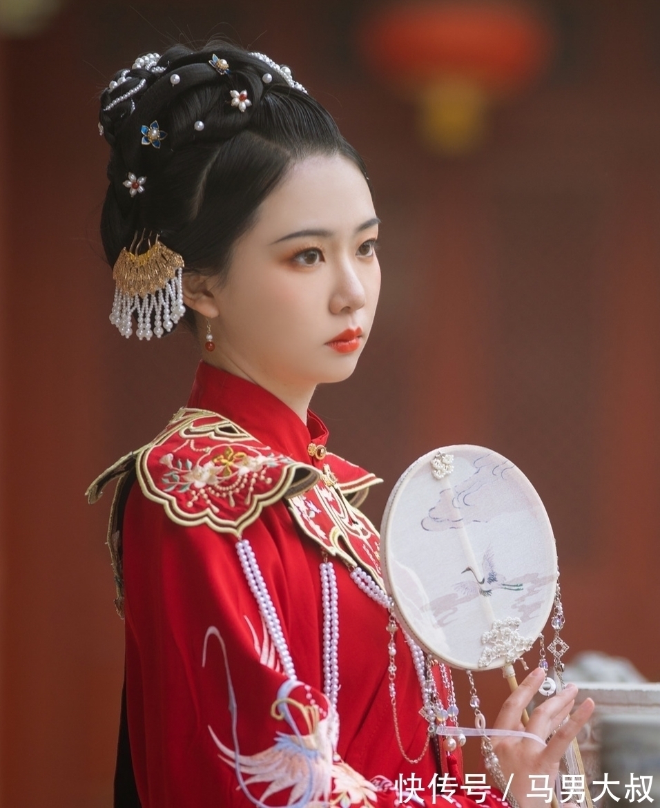 江天愁#感怀·五律:落子缘无解,书心墨有伤。江天愁似我,相看两苍茫