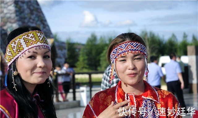 险峻@56个民族以外的民族,为国效忠几百年,现居深山,身份证很特殊