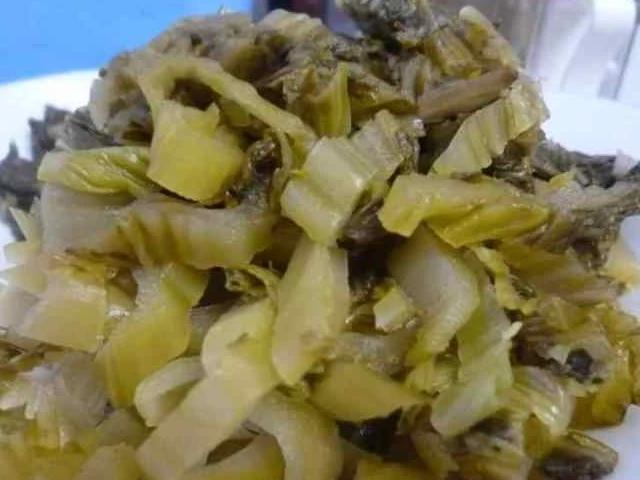 酸菜|女性怀孕后,餐桌上4物尽量别吃,可能对胎儿的发育不利