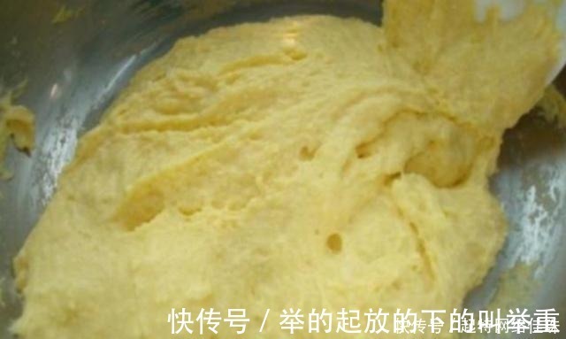 玉米发糕这样做,教你一招,蓬松柔软,不回缩不塌陷超好吃!