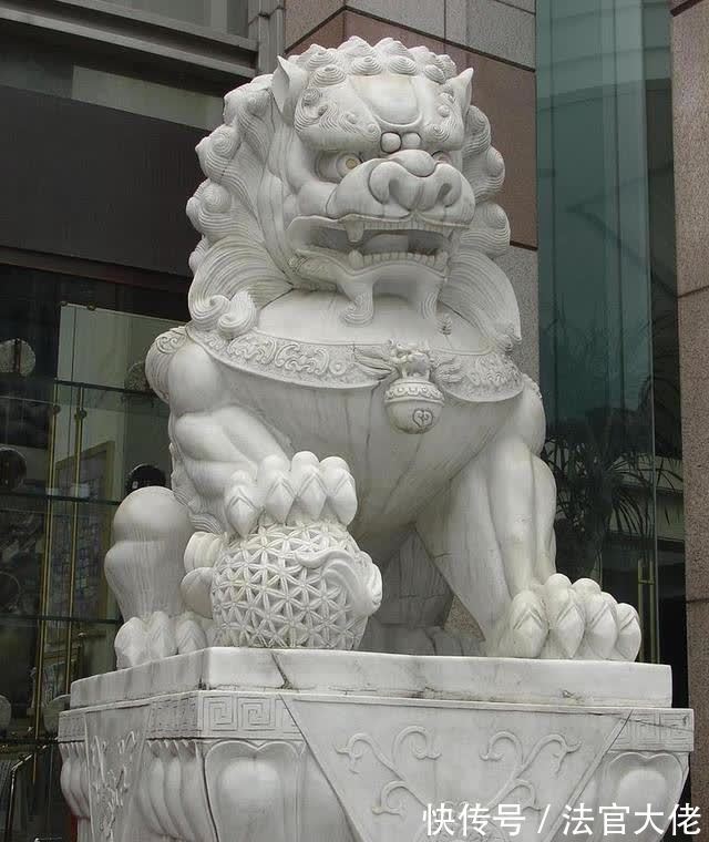 传统文化|银行门口的石狮子为了吸财，家里能不能摆石狮子？又该摆在哪里？