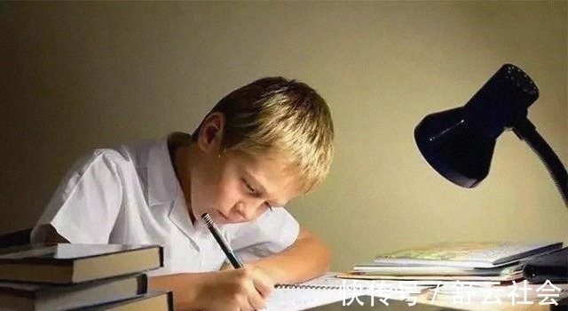 文言文|学霸的“请假条”火了,通篇文言文,语文老师:不批说不过去