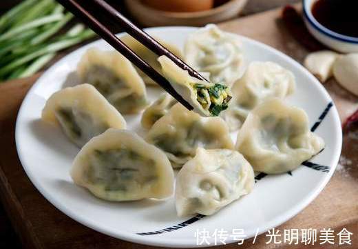 虾皮|做韭菜馅饺子,切完别直接拌馅,忘了关键一步,难怪韭菜总出水