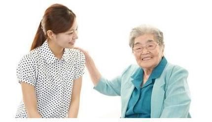 老人|只生一个女儿的父母,晚景会很惨听听这3位老人的真实回答,现实又心酸