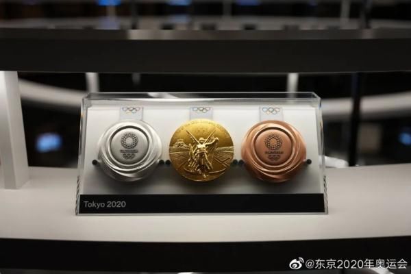 奥运金牌抠一抠就掉皮儿了？天津健儿冲上热搜！|震惊 | 东京奥运会