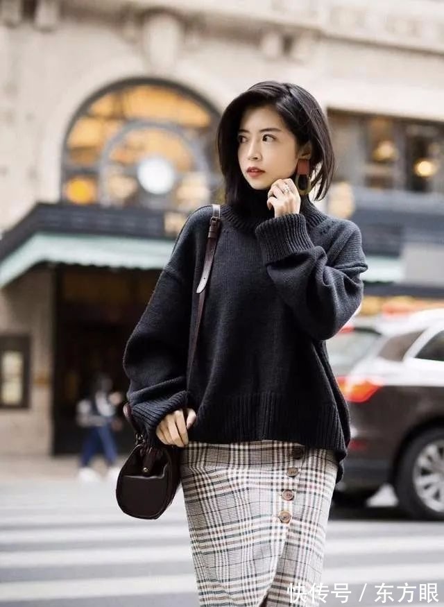 时髦 这些才是“毛衣”的高级穿法,保暖时髦又温柔,普通人也能驾驭