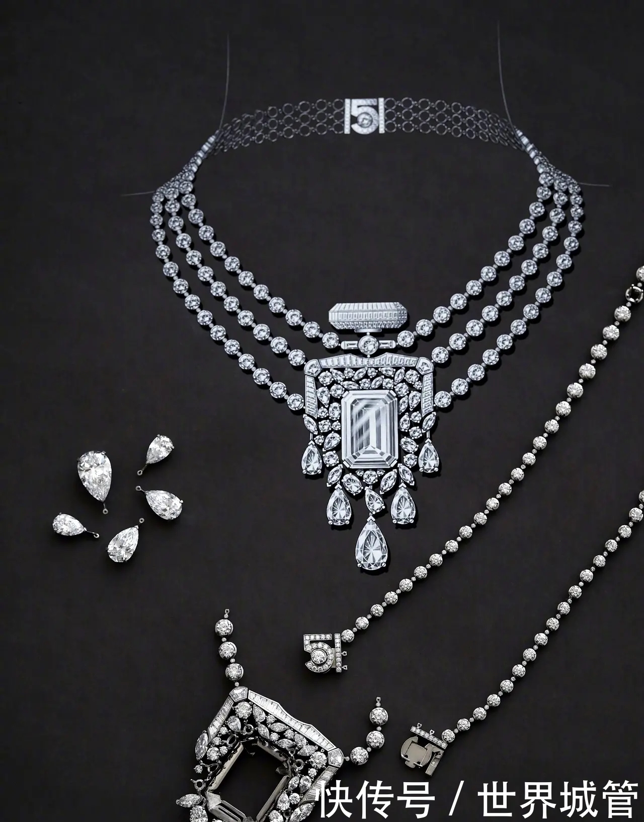 为纪念香水而定制的绝世项链,主钻55.5克拉,且有钱也买不到