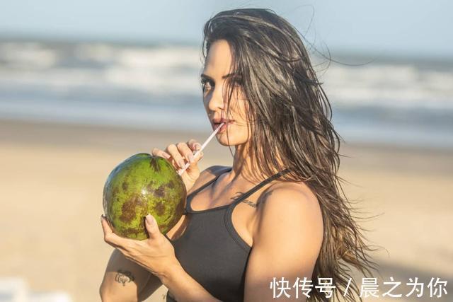 初学者|巴西健美界的“缪斯女神”,战胜癌症,打造健美身材