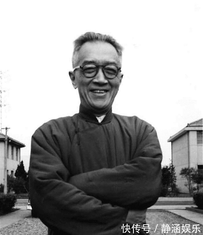 美国$1955年,35岁的张爱玲在美国遇到落魄的胡适,看到了自己后半生