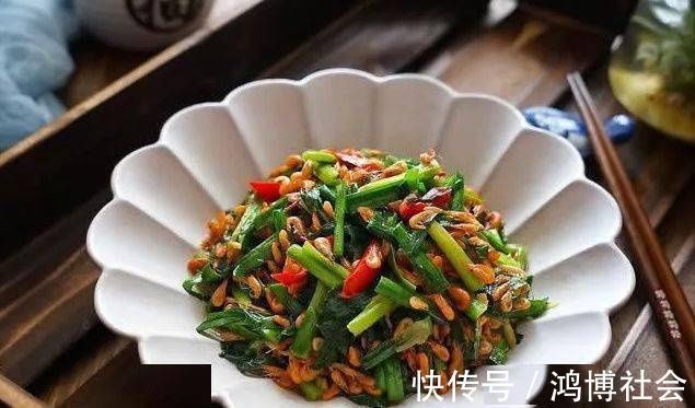 韭菜炒小虾,有红有绿,不错的下酒下饭菜!