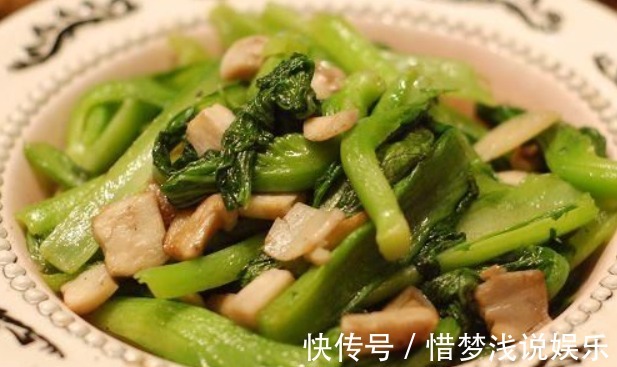 骨密度|缺钙的危害不可逆,骨质疏松再补没用了!推荐这菜,高钙胜牛奶