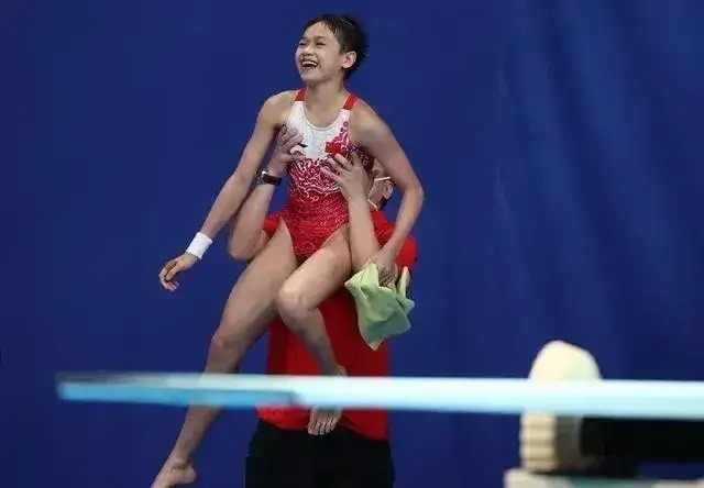 全红婵|揭秘赛前半个小时安慰全红婵夺冠历程！何威仪：派谢思埸传授经验