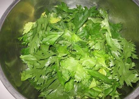 面糊|芹菜最好吃的做法,不炒,不凉拌,上桌后一点都不剩