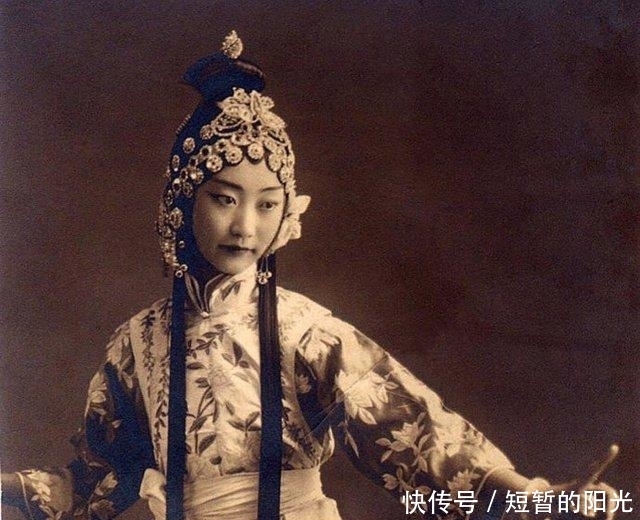 揭秘|老照片揭秘清朝嫔妃真实颜值,素颜出镜,剧中不能比