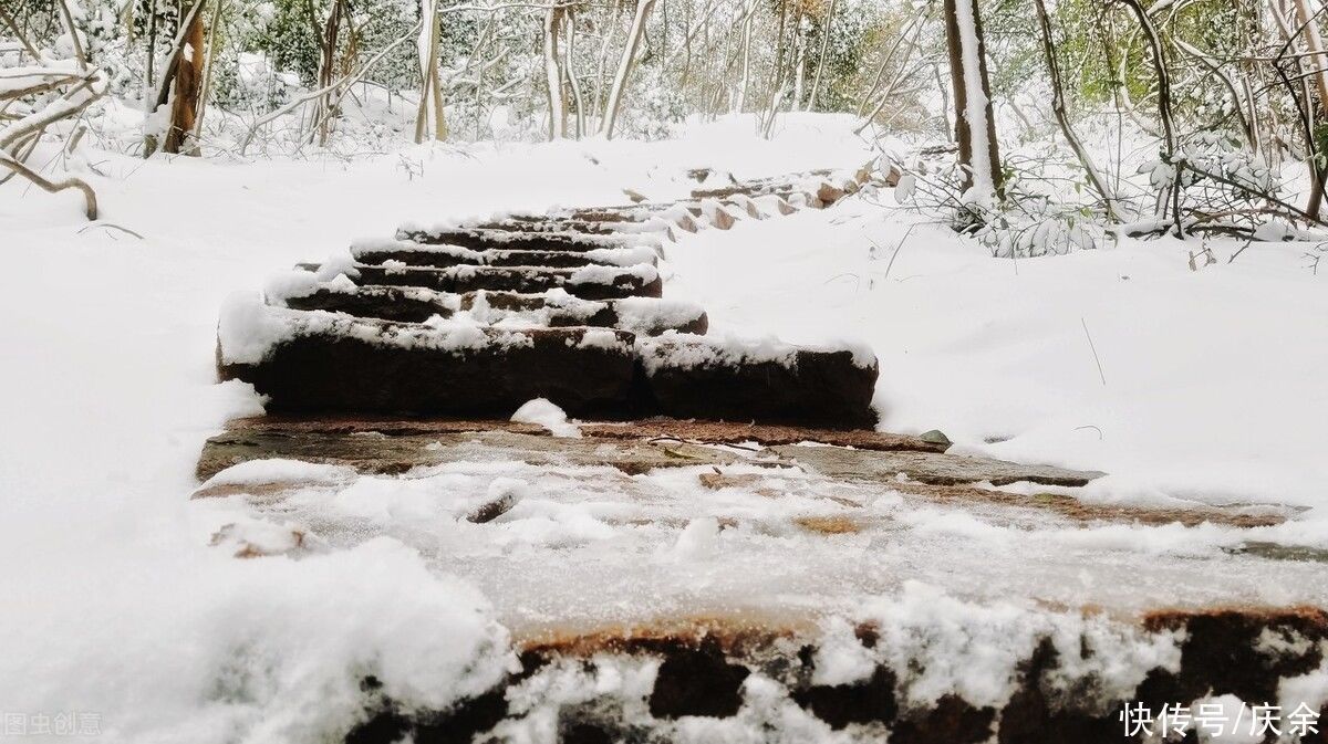 山寺桃花#韩愈很浪漫的一首诗,短短28字,便美得令人心醉