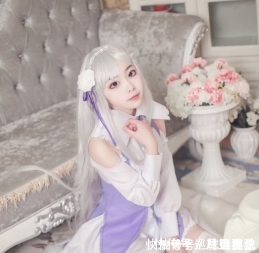 小姐姐cos|初中生COS艾米莉亚,却被“女神袜”抢镜,网友:不愧是女主!