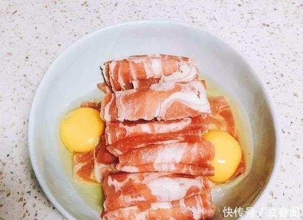 煮牛肉时,直接下锅煮是不对的,牢记两个诀窍,牛肉又软又烂