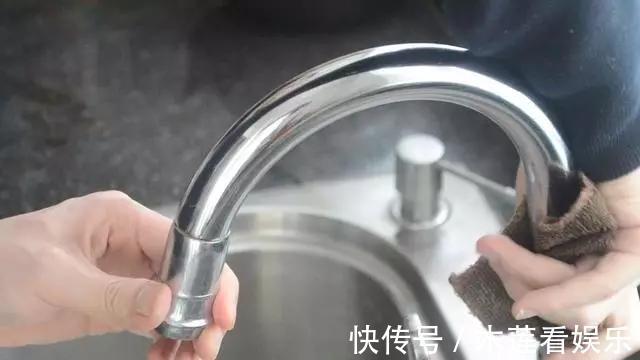 洗碗池|用完的牙膏管别扔掉,放在厨房一年能省不少钱,邻居见了纷纷学!
