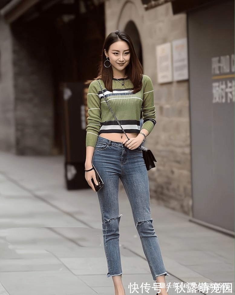 破洞牛仔裤 牛仔裤过时了?当然没有,只是你没有选对搭配而已,这样穿才时髦