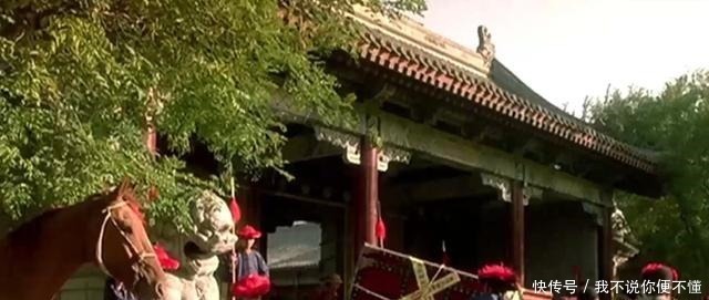 |官员怕回乡笑话,把车里放了几箱砖头,乾隆却说道给我换成黄金!