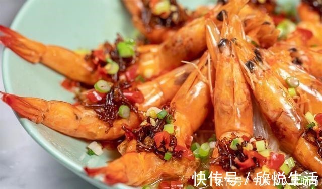 虾,直接用水煮就错了,学会这一招,保准虾肉鲜嫩