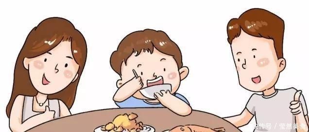 宝宝|培养宝宝自己吃饭妈妈们牢记这几个小窍门,宝宝吃饭不再难