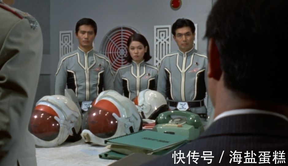 诸星团|赛文奥特曼识破了宇宙人的阴谋,可却惨被关禁闭!