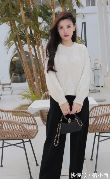卷发 早春建议多穿“毛衣”,搭配阔腿裤的技巧+思路在这里,显瘦显高
