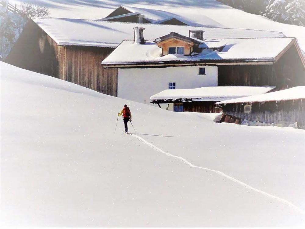 冰雪世界，温暖小屋