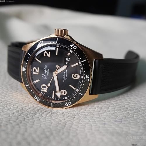 公价20万，德国豪华潜水表“最强”战斗力