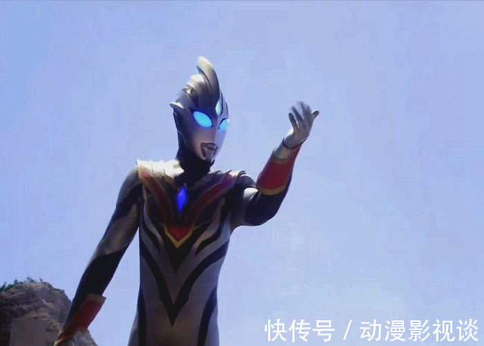 特利迦奥特曼|邪恶特利迦暴打主角,真是《特利迦奥特曼》剧场版Boss?我们忽视了幕后黑手!