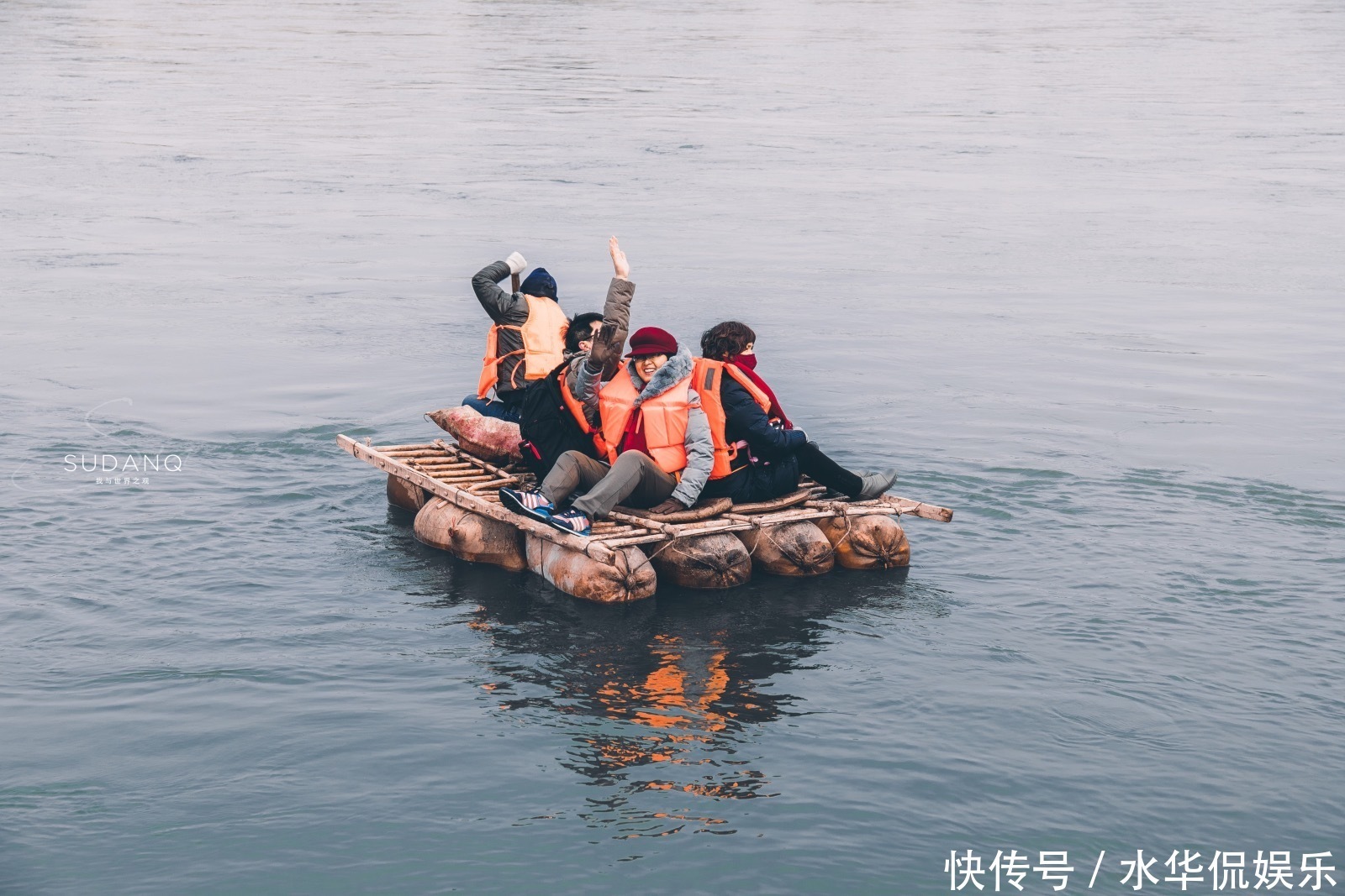 用动物的皮制作“船”,这个有千年历史的筏子,游客称“残忍”