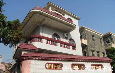 牺牲|32岁易建联迎来新身份,乡下三层楼房曝光!妻子为他牺牲很大