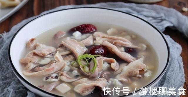 冬天，记得要多喝此汤，上锅煮一煮，气血双补，天冷要多喝它