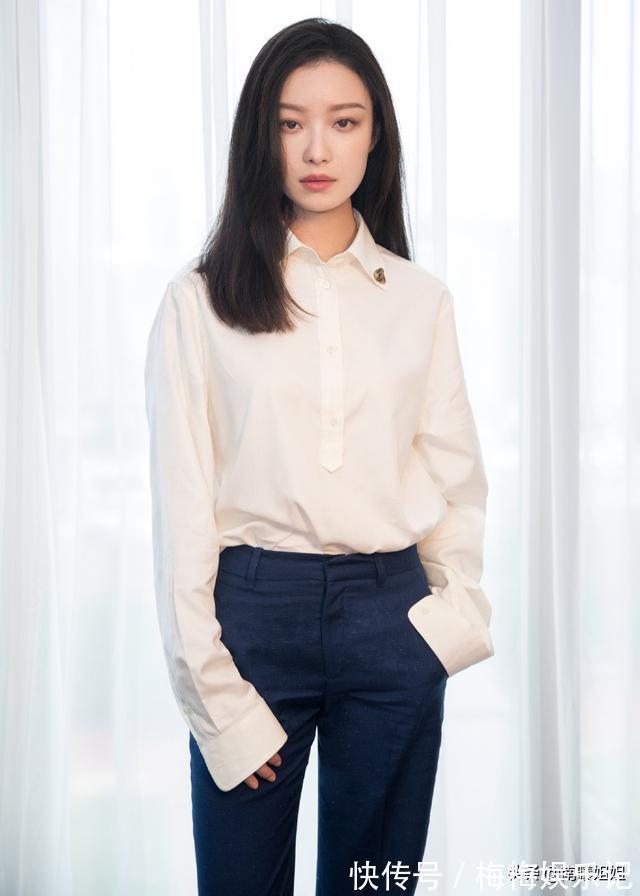 女人 奔五的女人,无论裤子裙子,都要遵循这3个“上下”法则才更优雅